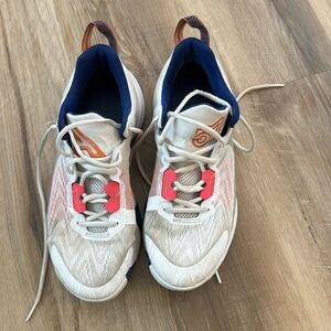 Nike Giannis immortality 2 basketball shoes 7.5 boys/mens